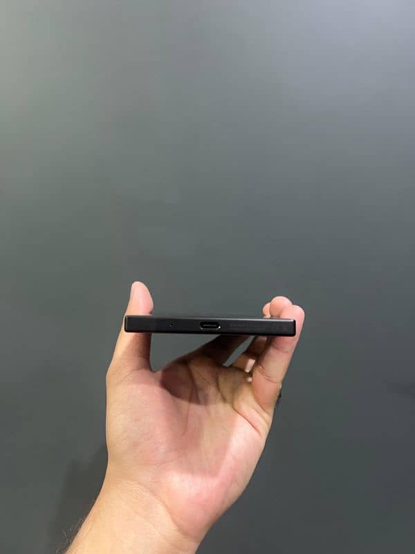 Razer Phone 1 8gb 64gb better than Apple Samsung Oneplus Google Xiaomi 3