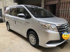 Toyota Noah 2014