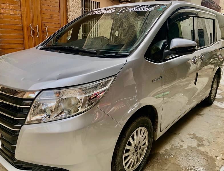 Toyota Noah 2014 2