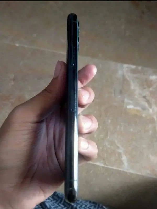 IPHONE 11 PRO NON PTA 4