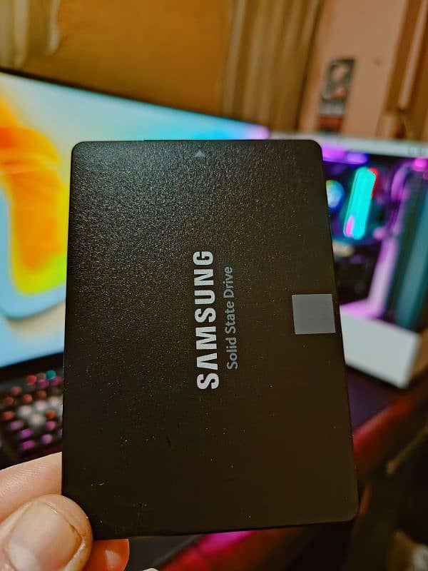 Samsung evo 870 250GB ssd 95% health 100% performance with box 1