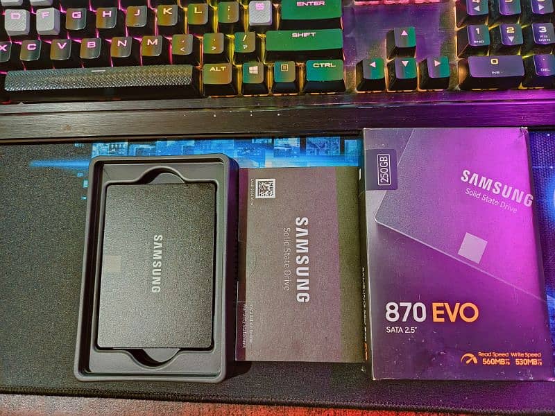 Samsung evo 870 250GB ssd 95% health 100% performance with box 4