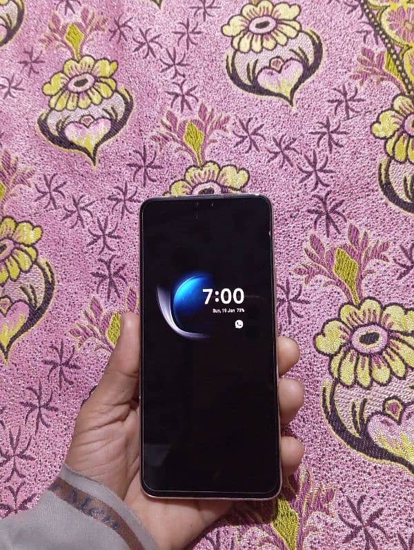 Vivo v 23 5g 12. +8 256 03047800885 5