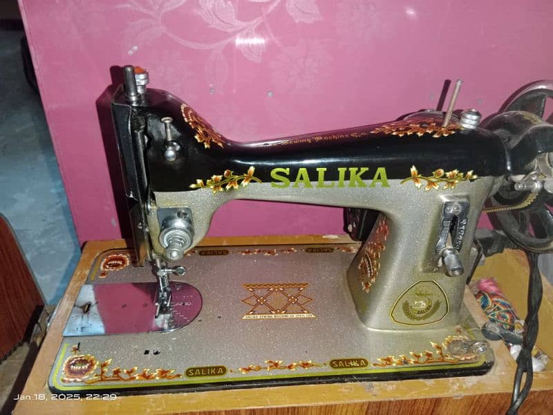 used sewing machine in new condition 0