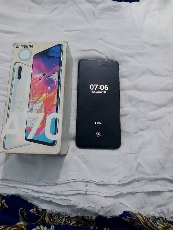 samsung a70 6/128 gb for sell. 1