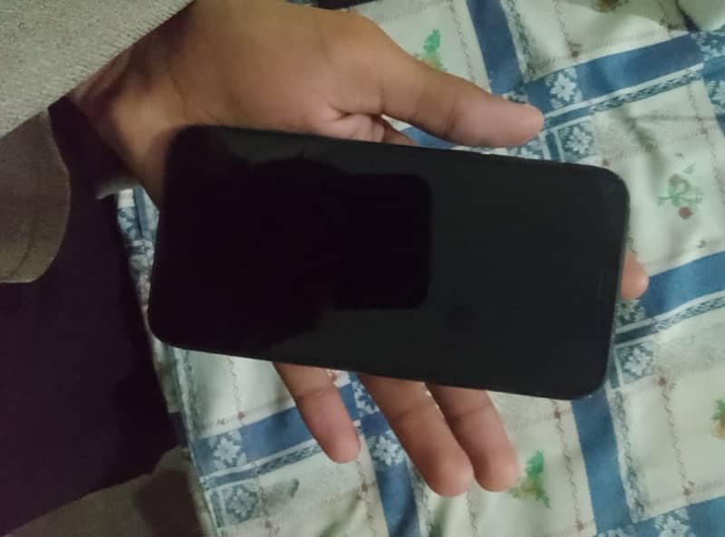 iPhone 11 pro factory unlock (contact on whatsapp 03279790533) 1