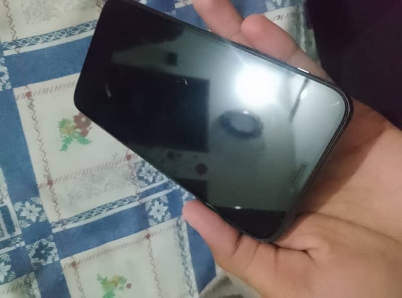 iPhone 11 pro factory unlock (contact on whatsapp 03279790533) 6