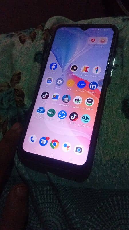 vivo y33s 8 +4 ram 128 rom all ok 1