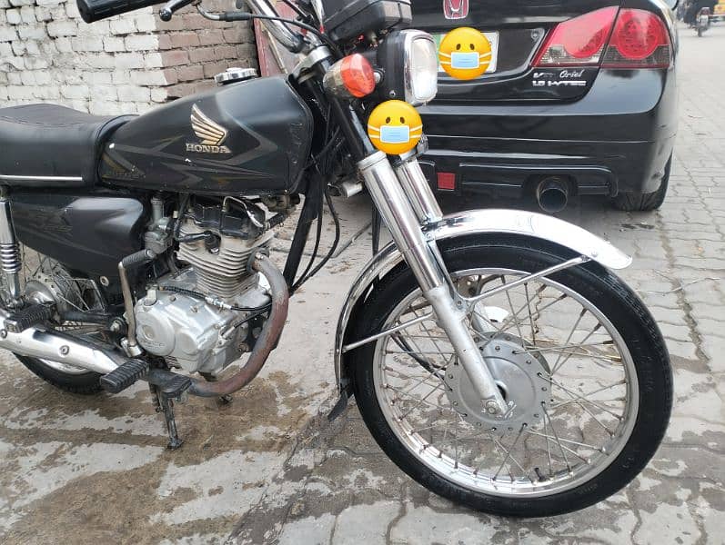 Honda 125 2020 Model Silver Number 4