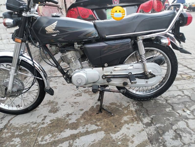 Honda 125 2020 Model Silver Number 6