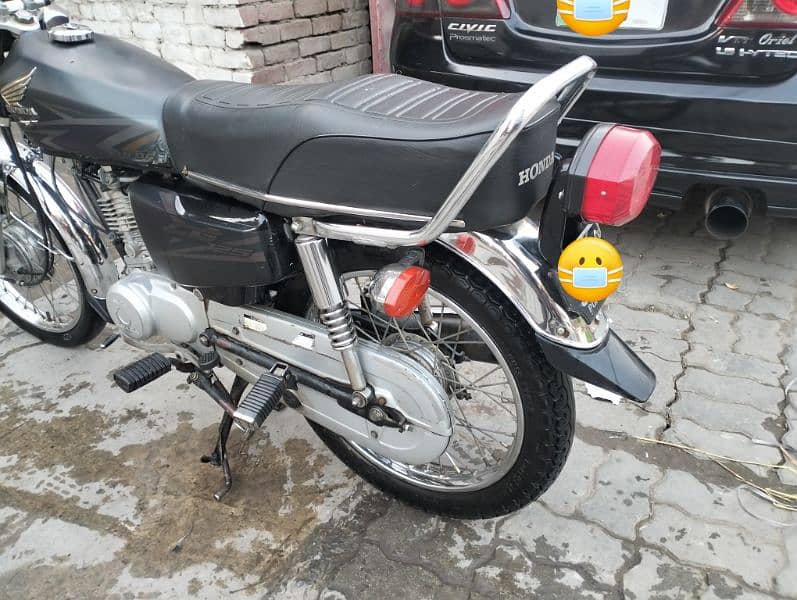 Honda 125 2020 Model Silver Number 11