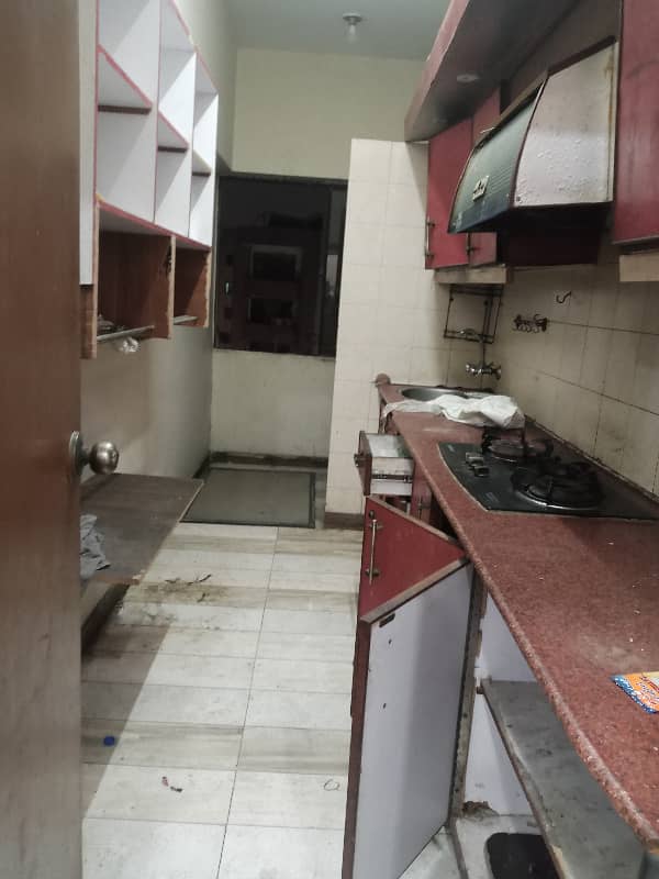 2 Bed DD falt 3rd floor not mezzanine floor 950 sqrfet in DHA phase 2 ext 22 commr street family and office and bchalar use available rent 45 hazar final 0322.5996882. 3