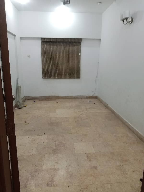 2 Bed DD falt 3rd floor not mezzanine floor 950 sqrfet in DHA phase 2 ext 22 commr street family and office and bchalar use available rent 45 hazar final 0322.5996882. 4