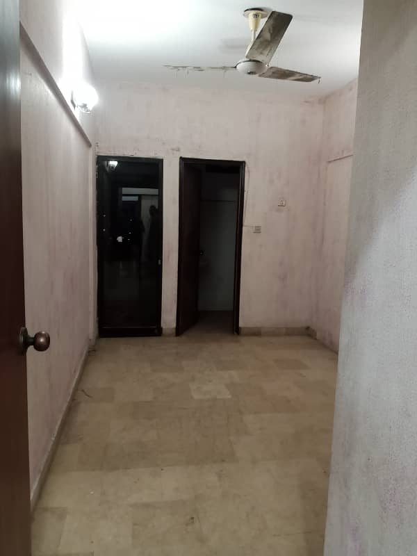 2 Bed DD falt 3rd floor not mezzanine floor 950 sqrfet in DHA phase 2 ext 22 commr street family and office and bchalar use available rent 45 hazar final 0322.5996882. 5