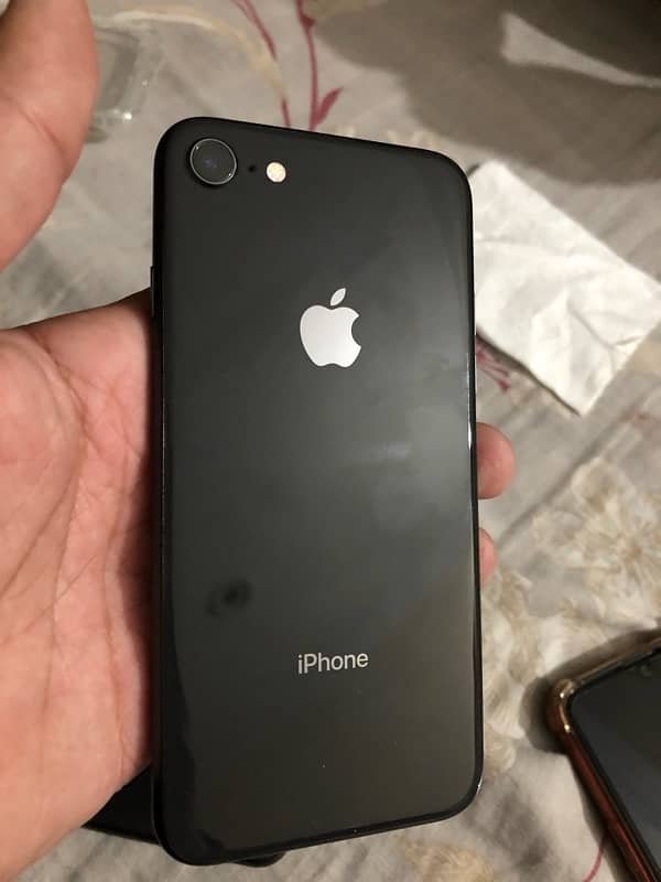 iPhone 8 non pta available 1