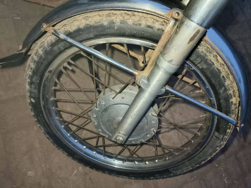 Honda 125 genuine 3