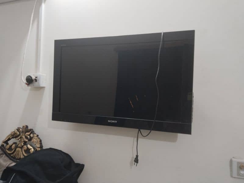 sony bravia lcd TV 0