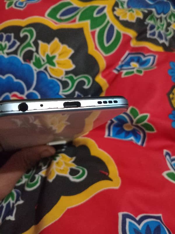 bilkul saf condition bahi 4 gb ram/64 gb momery model vivo y21 ha 4