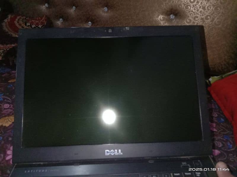 Dell E6410 I5 available 1