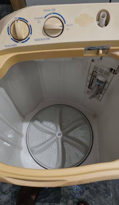 sale urgent sami automatic washing machine 4