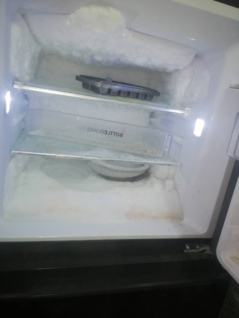 Haier Refrigerator HRF 316 IARA 3