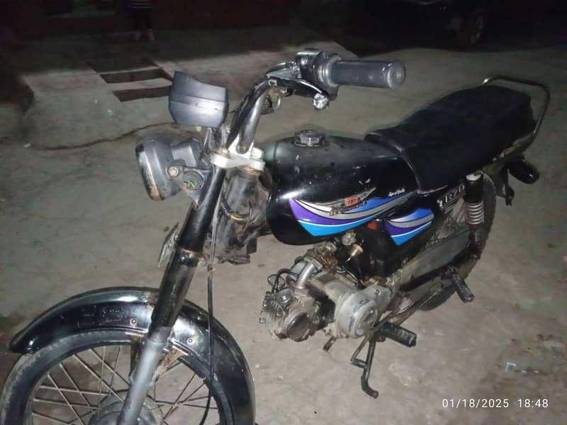 Honda Treet Motor cycle 6