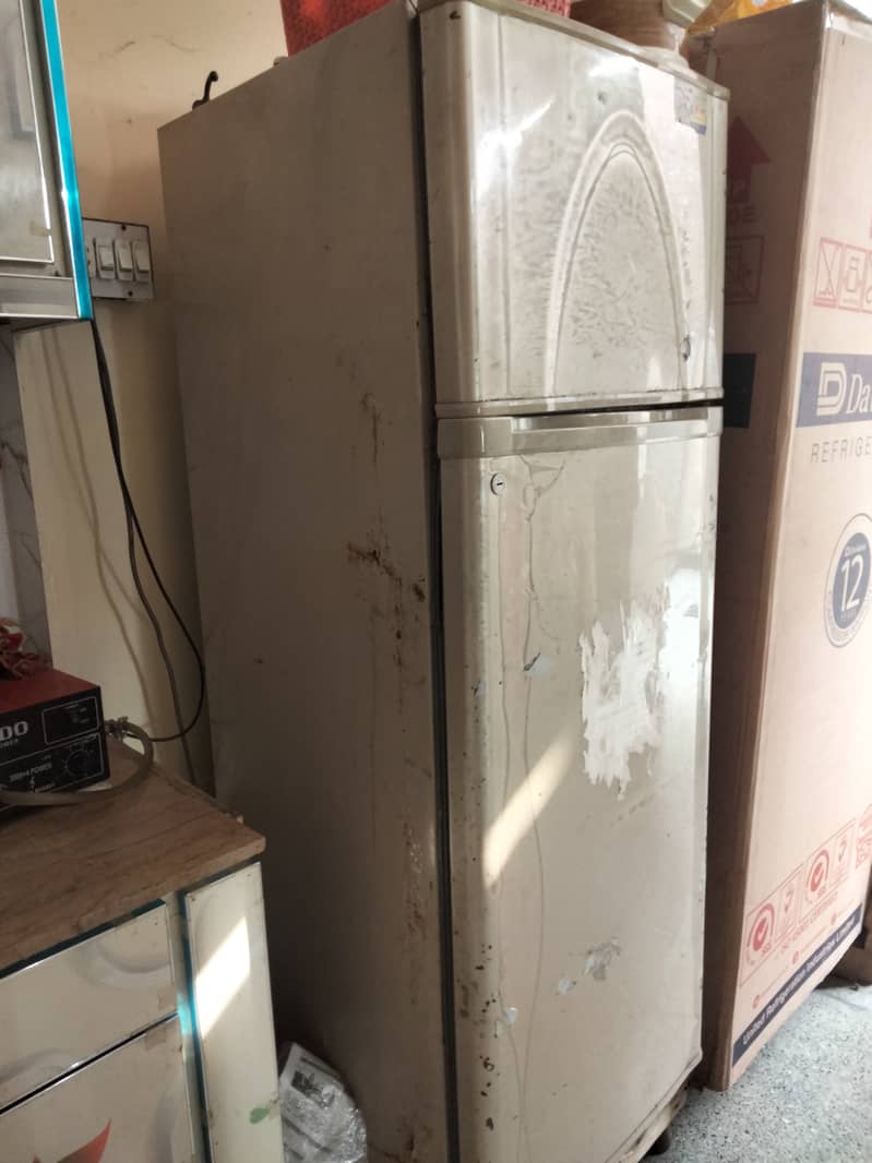 Used Dawlance refrigerator medium size 4