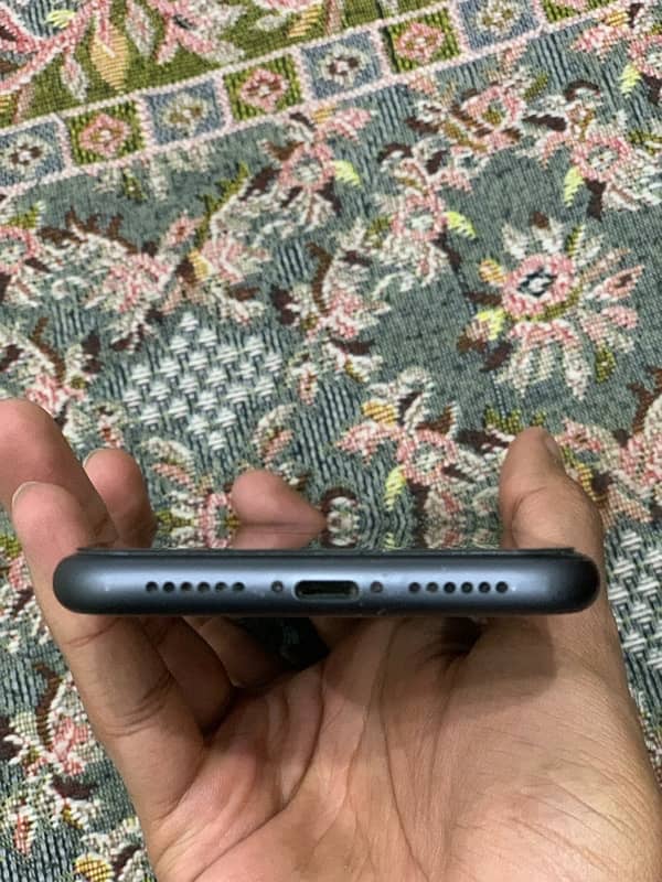 iphone 11 128gb pta approved 4