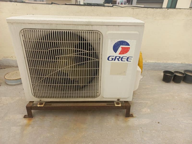 Urgent Sale Gree Inverter G10 2