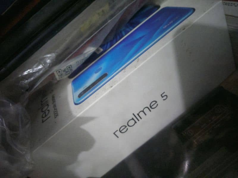 Realme 5 4/64 with box  read ad carefully 6