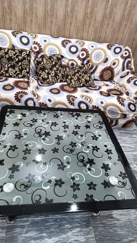 Beautiful glass table with flower print 2