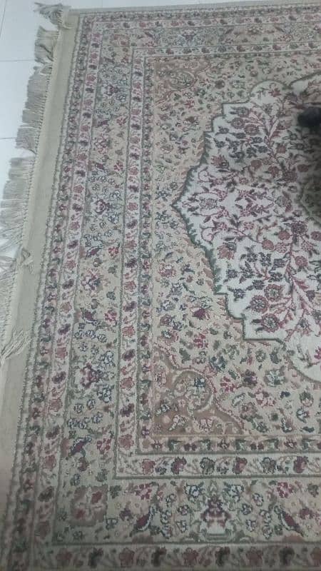 irani carpet  with no damaged 0