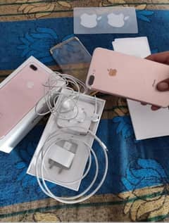 iPhone 7 plus 128 GB WhatsApp number=0342=57=93=200