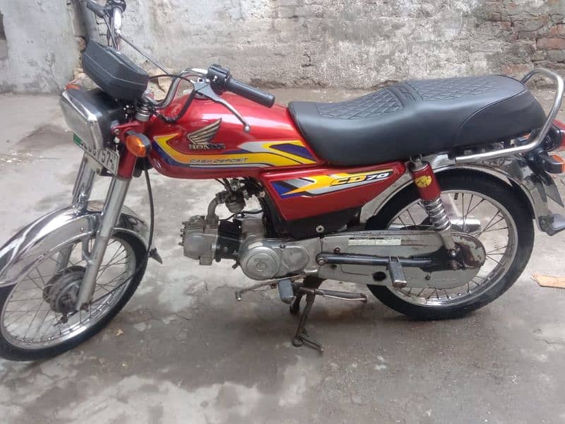 bike sell krni Hy new Leni Hy is leay 0