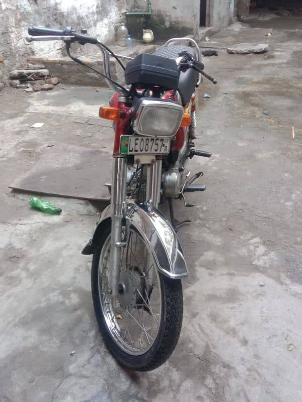 bike sell krni Hy new Leni Hy is leay 1