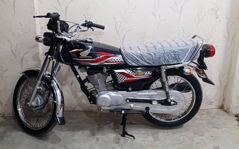 Honda CG 125 First owner KHI num 03278228900 3