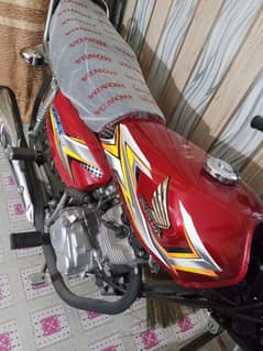 Honda 125 Red color