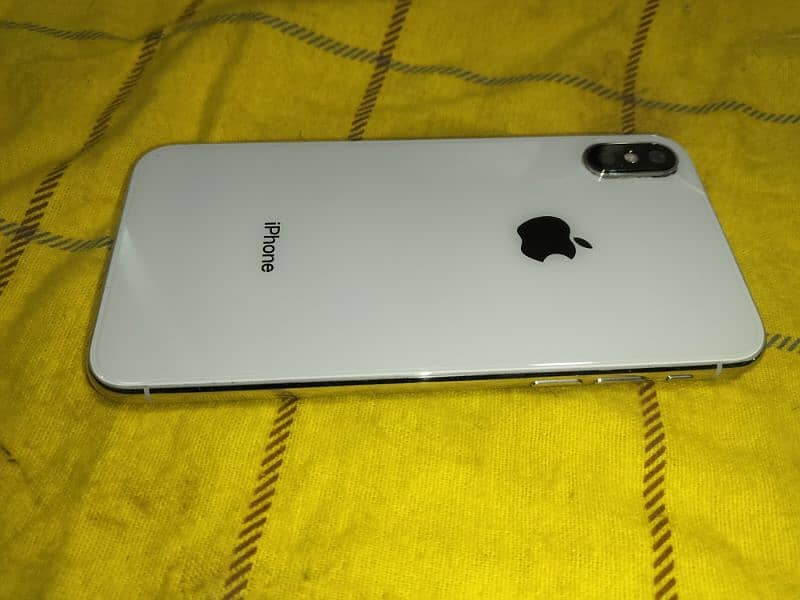 iPhone x condition 9/10 256 jazz sim chalti hai 3