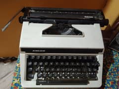 Japanese Typewriter in Excellent condition