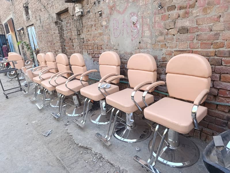 Shampoo unit/Massage bed/Cutting chair/Troly/Saloon chair/Pedicure 17