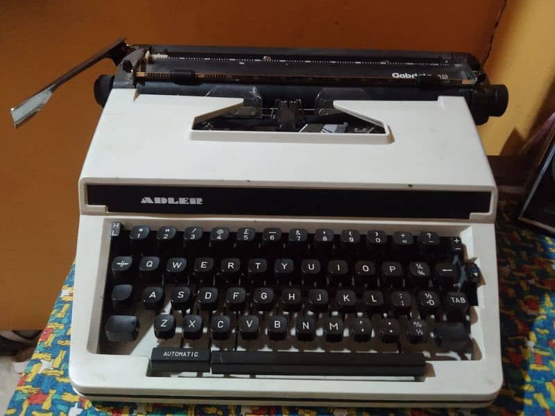 Japanese Typewriter condition 10/10 3