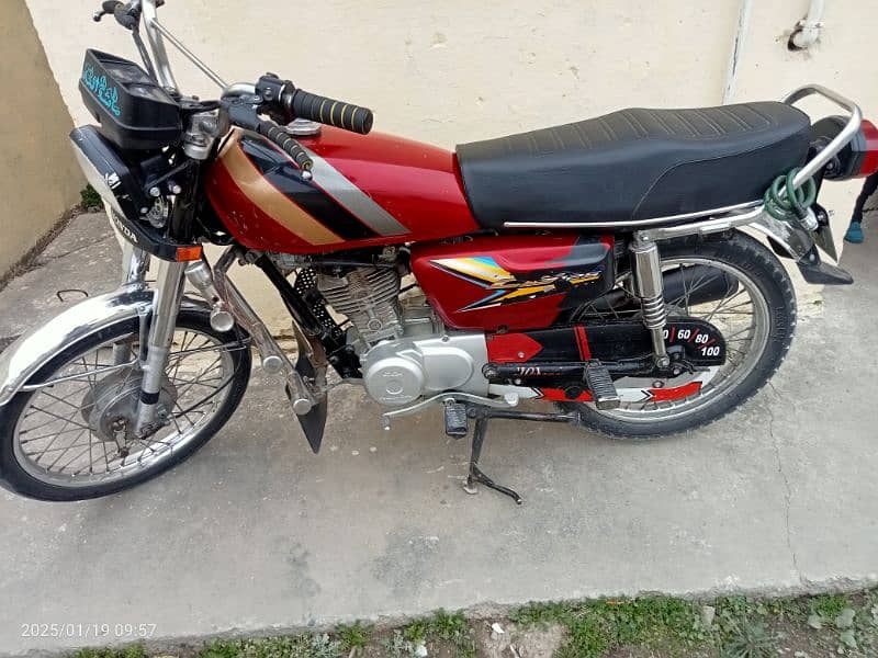 Honda 125 for sell. balck color ha 0