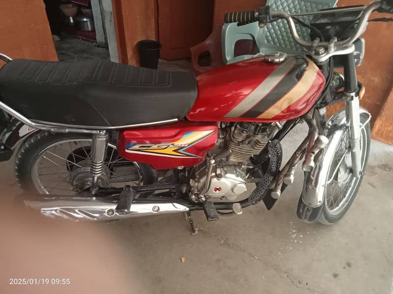 Honda 125 for sell. balck color ha 3