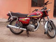 Honda 125 model 19 Punjab no Golden no 4 location bhara kahu Islamabad