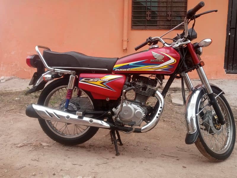 Honda 125 model 19 Punjab no Golden no 4 location bhara kahu Islamabad 1