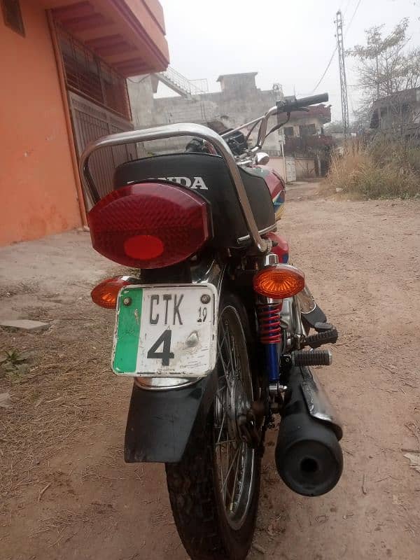 Honda 125 model 19 Punjab no Golden no 4 location bhara kahu Islamabad 2