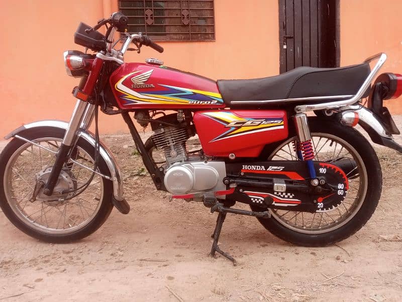 Honda 125 model 19 Punjab no Golden no 4 location bhara kahu Islamabad 3