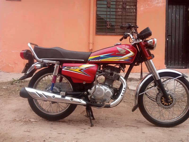 Honda 125 model 19 Punjab no Golden no 4 location bhara kahu Islamabad 5