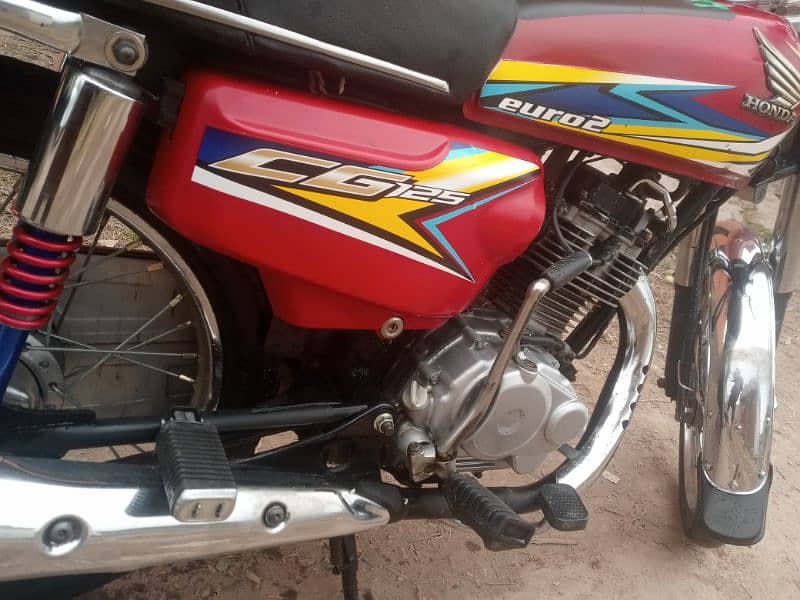 Honda 125 model 19 Punjab no Golden no 4 location bhara kahu Islamabad 7