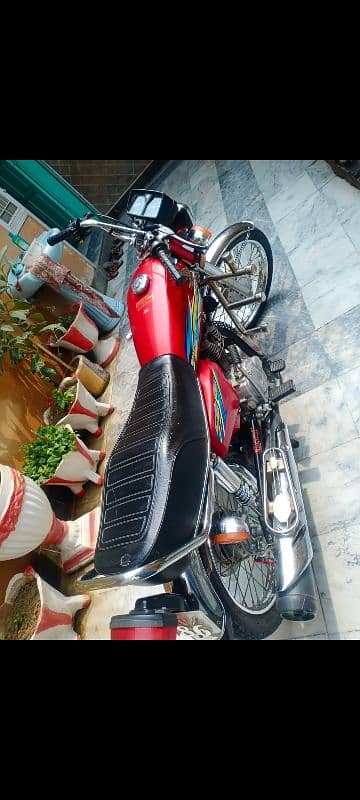 honda bike 125 cc best condition sb ok hai all documents 2